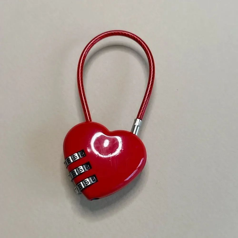Red Heart Combination Lock S1054 - Picture 4 of 4